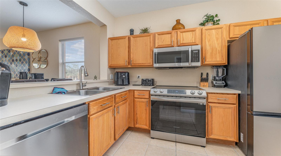DAVENPORT, Florida 33897, 4 Bedrooms Bedrooms, ,3 BathroomsBathrooms,Residential,For Sale,CALABRIA,0,MFRO6278045