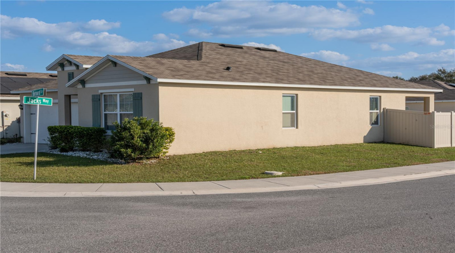 DAVENPORT, Florida 33837, 4 Bedrooms Bedrooms, ,2 BathroomsBathrooms,Residential,For Sale,BERNARD,0,MFRTB8346586