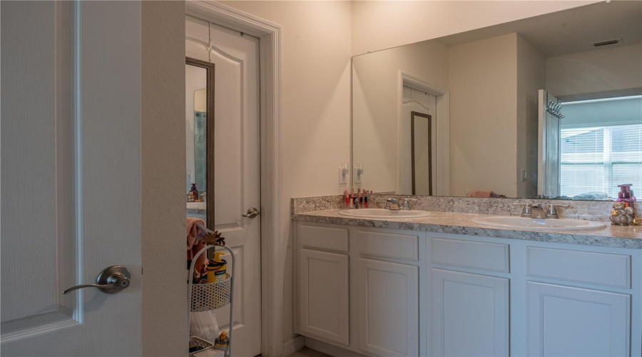 DAVENPORT, Florida 33837, 4 Bedrooms Bedrooms, ,2 BathroomsBathrooms,Residential,For Sale,BERNARD,0,MFRTB8346586