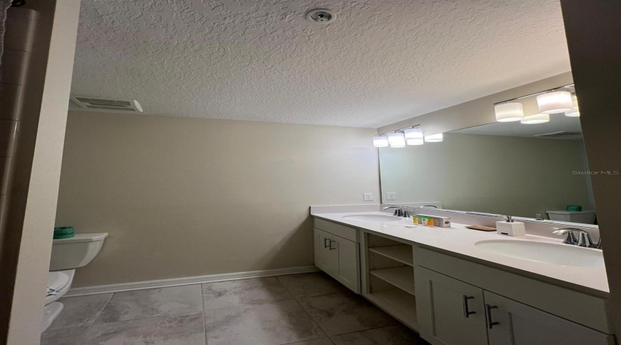 KISSIMMEE, Florida 34746, 2 Bedrooms Bedrooms, ,2 BathroomsBathrooms,Residential,For Sale,PARADOX,0,MFRS5119574
