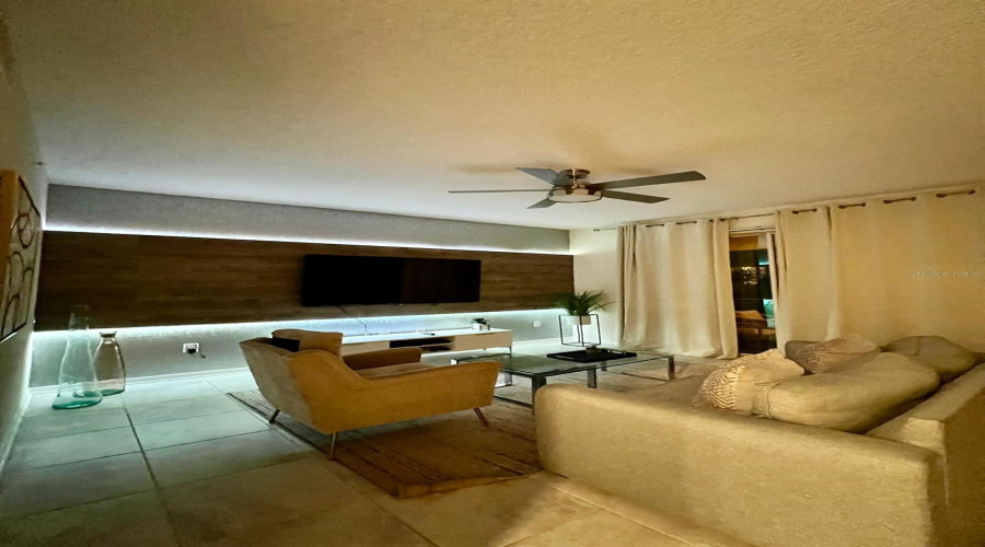 KISSIMMEE, Florida 34746, 2 Bedrooms Bedrooms, ,2 BathroomsBathrooms,Residential,For Sale,PARADOX,0,MFRS5119574