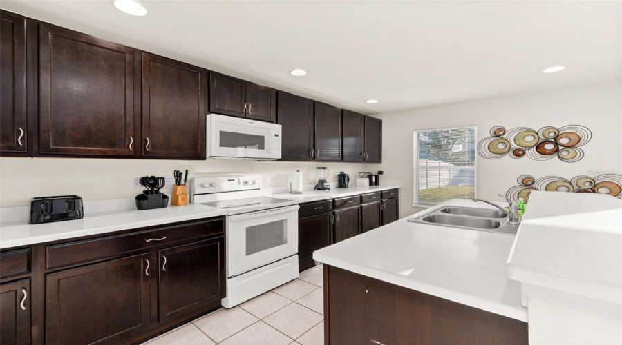 KISSIMMEE, Florida 34746, 4 Bedrooms Bedrooms, ,3 BathroomsBathrooms,Residential,For Sale,EMERALD GREEN,MFRS5120069