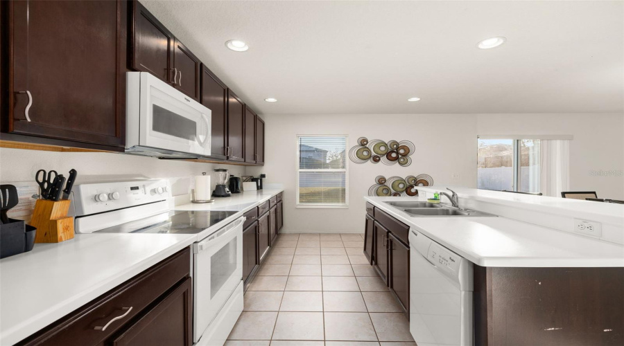 KISSIMMEE, Florida 34746, 4 Bedrooms Bedrooms, ,3 BathroomsBathrooms,Residential,For Sale,EMERALD GREEN,MFRS5120069