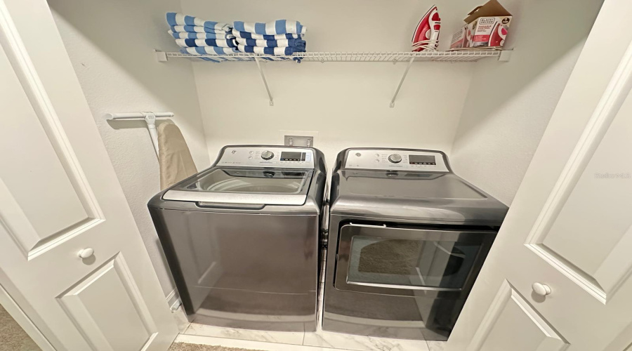 DAVENPORT, Florida 33896, 4 Bedrooms Bedrooms, ,3 BathroomsBathrooms,Residential,For Sale,SPLASH SHOT PL,MFRO6278494