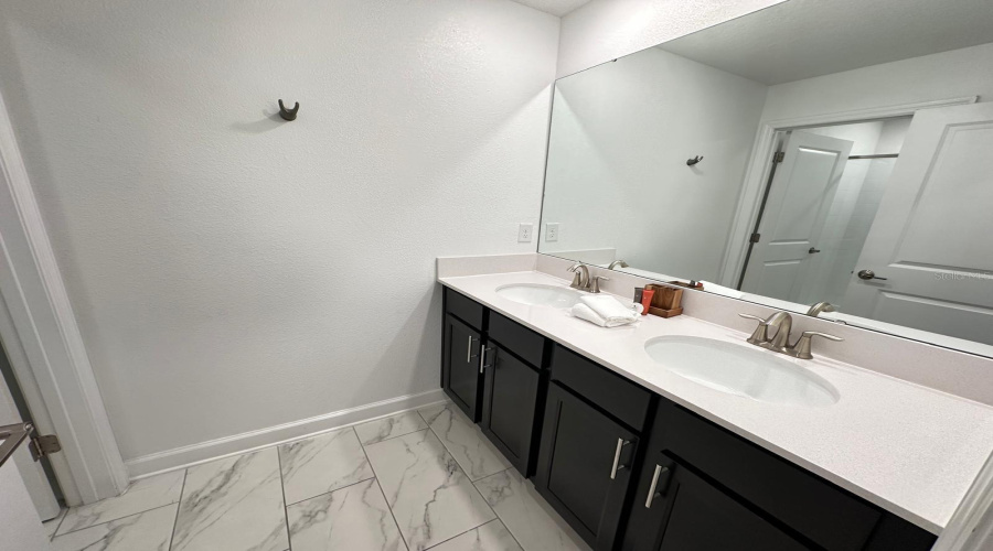 DAVENPORT, Florida 33896, 4 Bedrooms Bedrooms, ,3 BathroomsBathrooms,Residential,For Sale,SPLASH SHOT PL,MFRO6278494