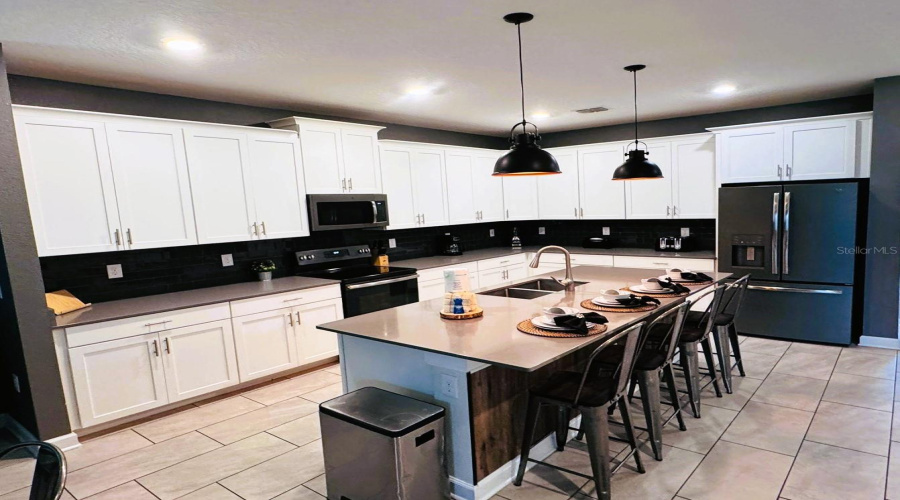 Address not available!, 6 Bedrooms Bedrooms, ,5 BathroomsBathrooms,Residential,For Sale,0,MFRO6279396