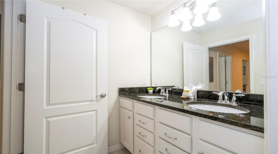 KISSIMMEE, Florida 34747, 4 Bedrooms Bedrooms, ,3 BathroomsBathrooms,Residential,For Sale,ADRIATICO,MFRO6279085