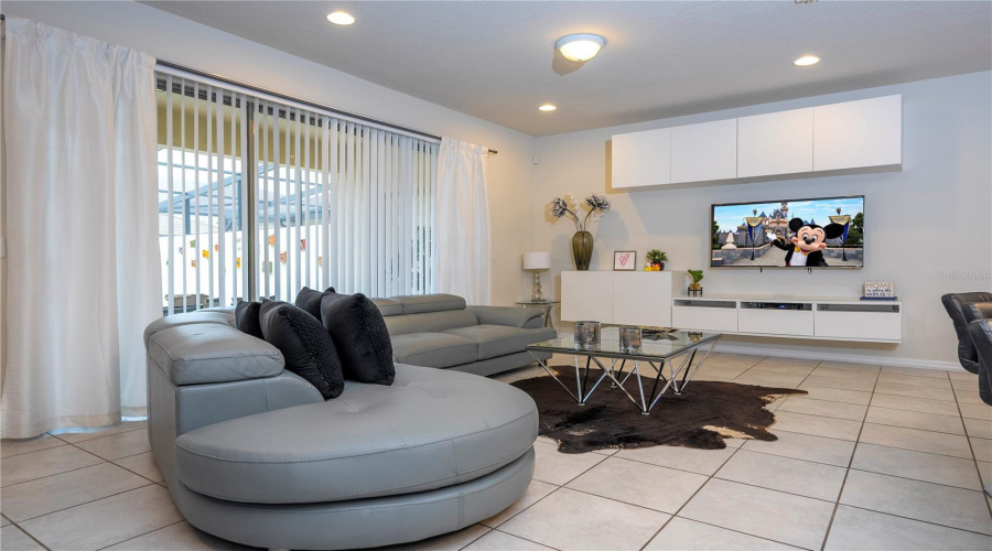 KISSIMMEE, Florida 34747, 4 Bedrooms Bedrooms, ,3 BathroomsBathrooms,Residential,For Sale,ADRIATICO,MFRO6279085