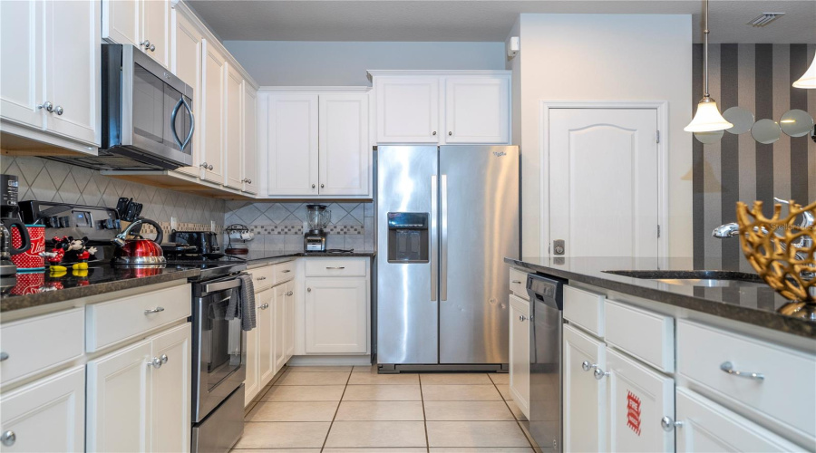 KISSIMMEE, Florida 34747, 4 Bedrooms Bedrooms, ,3 BathroomsBathrooms,Residential,For Sale,ADRIATICO,MFRO6279085