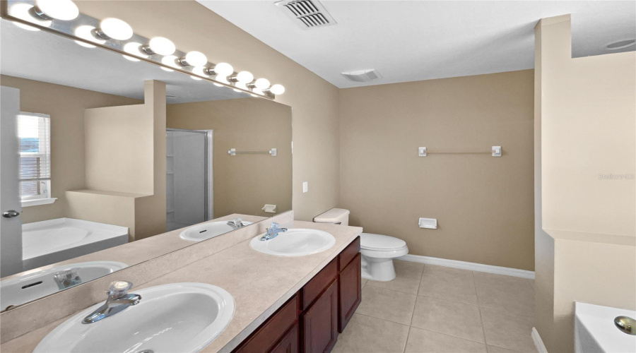 KISSIMMEE, Florida 34746, 3 Bedrooms Bedrooms, ,2 BathroomsBathrooms,Residential,For Sale,GRASMERE VIEW,MFRO6279534