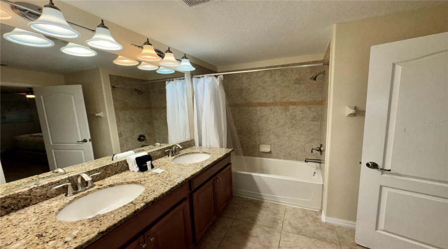KISSIMMEE, Florida 34746, 4 Bedrooms Bedrooms, ,3 BathroomsBathrooms,Residential,For Sale,CLOCK TOWER,MFRS5120462