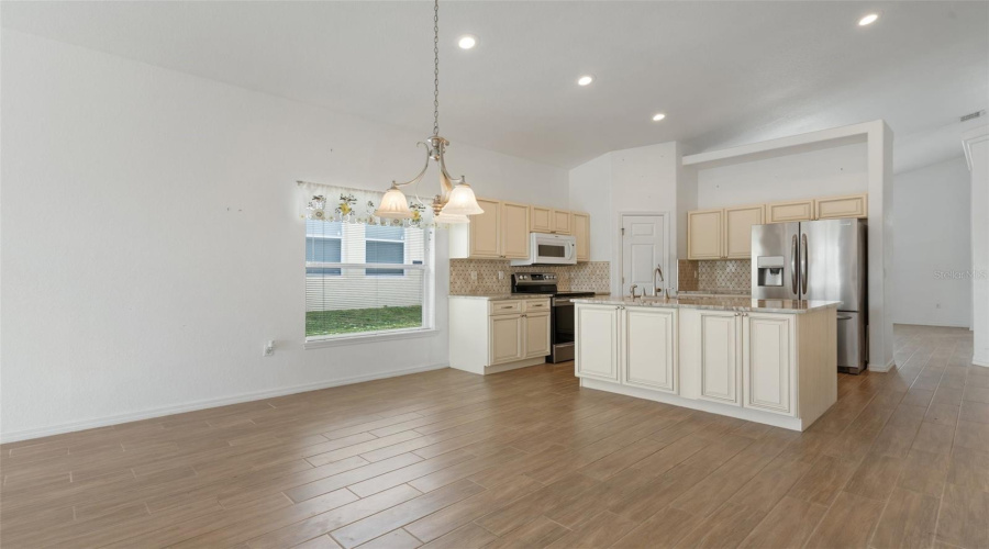 DAVENPORT, Florida 33837, 4 Bedrooms Bedrooms, ,3 BathroomsBathrooms,Residential,For Sale,VINE DR,0,MFRTB8348007