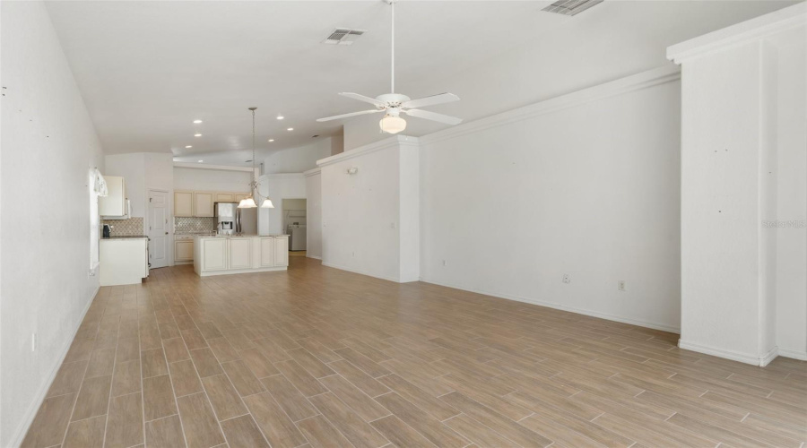 DAVENPORT, Florida 33837, 4 Bedrooms Bedrooms, ,3 BathroomsBathrooms,Residential,For Sale,VINE DR,0,MFRTB8348007