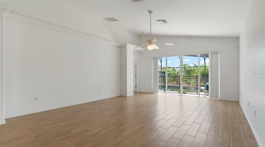DAVENPORT, Florida 33837, 4 Bedrooms Bedrooms, ,3 BathroomsBathrooms,Residential,For Sale,VINE DR,0,MFRTB8348007