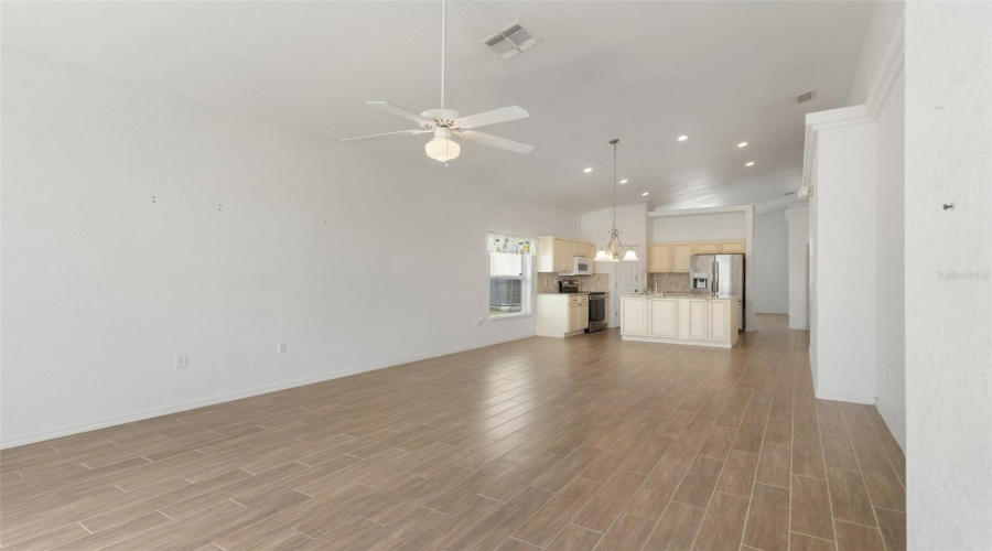 DAVENPORT, Florida 33837, 4 Bedrooms Bedrooms, ,3 BathroomsBathrooms,Residential,For Sale,VINE DR,0,MFRTB8348007