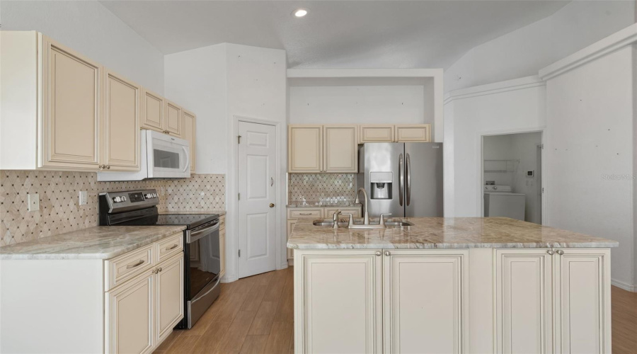 DAVENPORT, Florida 33837, 4 Bedrooms Bedrooms, ,3 BathroomsBathrooms,Residential,For Sale,VINE DR,0,MFRTB8348007