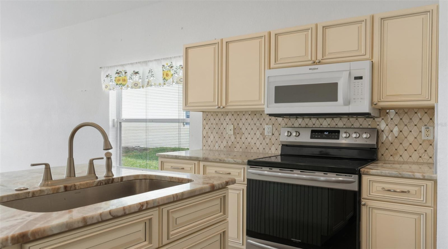 DAVENPORT, Florida 33837, 4 Bedrooms Bedrooms, ,3 BathroomsBathrooms,Residential,For Sale,VINE DR,0,MFRTB8348007