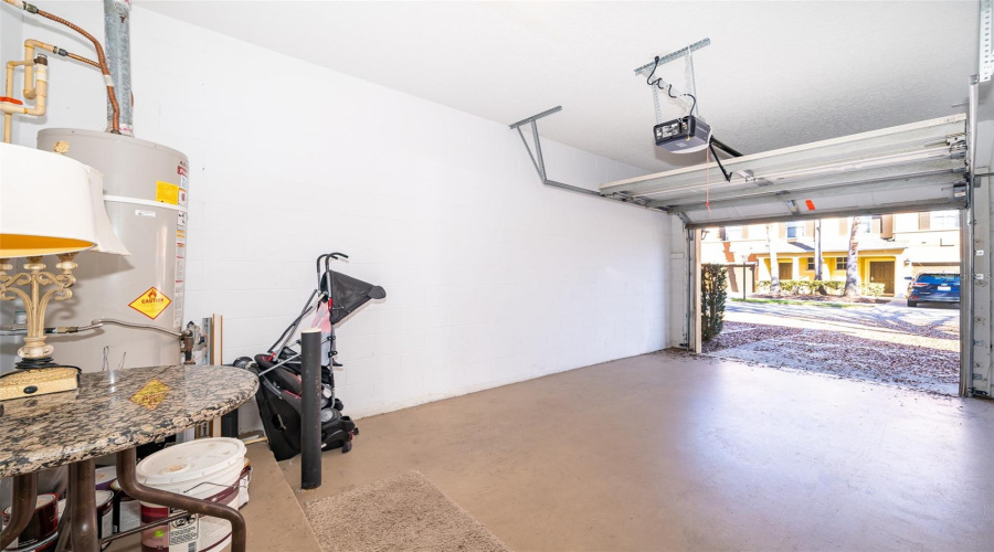 1 CAR GARAGE
