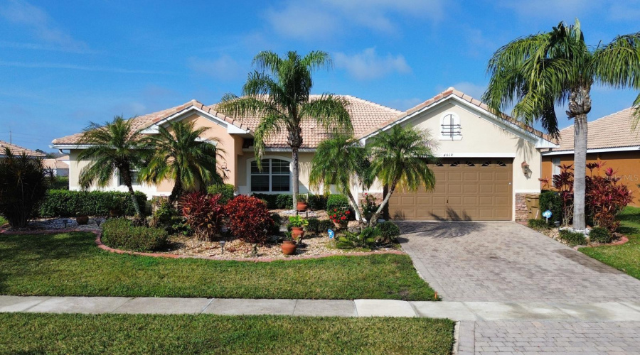 KISSIMMEE, Florida 34746, 4 Bedrooms Bedrooms, ,2 BathroomsBathrooms,Residential,For Sale,NAVIGATOR,0,MFRS5120429