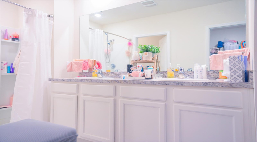 DAVENPORT, Florida 33837, 3 Bedrooms Bedrooms, ,2 BathroomsBathrooms,Residential,For Sale,BERRY,0,MFRO6279867