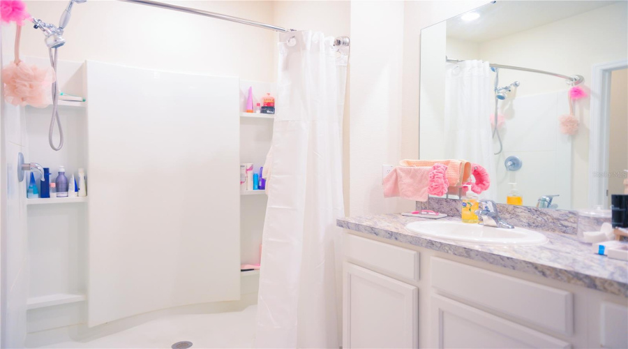 DAVENPORT, Florida 33837, 3 Bedrooms Bedrooms, ,2 BathroomsBathrooms,Residential,For Sale,BERRY,0,MFRO6279867