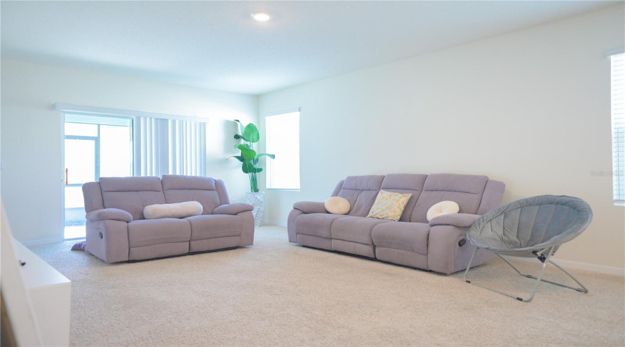 DAVENPORT, Florida 33837, 3 Bedrooms Bedrooms, ,2 BathroomsBathrooms,Residential,For Sale,BERRY,0,MFRO6279867