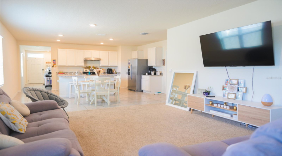 DAVENPORT, Florida 33837, 3 Bedrooms Bedrooms, ,2 BathroomsBathrooms,Residential,For Sale,BERRY,0,MFRO6279867