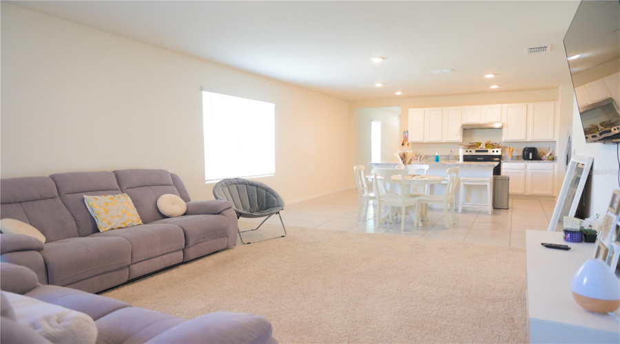 DAVENPORT, Florida 33837, 3 Bedrooms Bedrooms, ,2 BathroomsBathrooms,Residential,For Sale,BERRY,0,MFRO6279867
