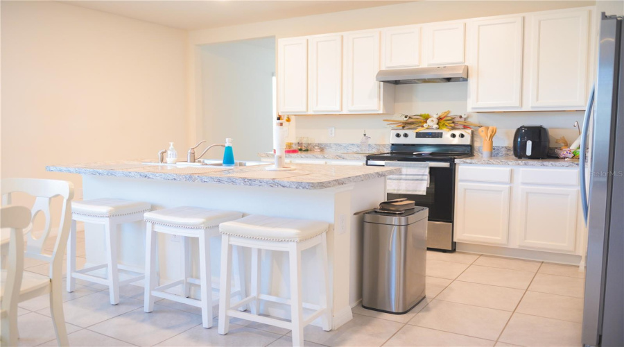 DAVENPORT, Florida 33837, 3 Bedrooms Bedrooms, ,2 BathroomsBathrooms,Residential,For Sale,BERRY,0,MFRO6279867