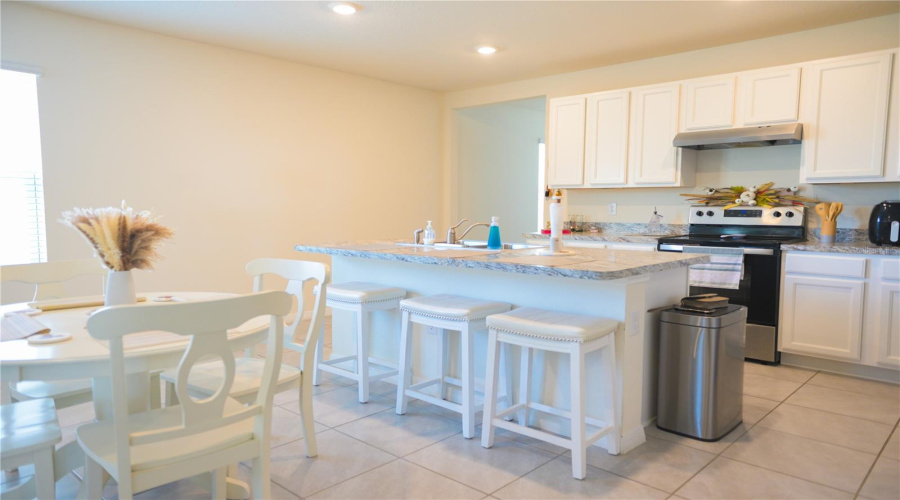 DAVENPORT, Florida 33837, 3 Bedrooms Bedrooms, ,2 BathroomsBathrooms,Residential,For Sale,BERRY,0,MFRO6279867