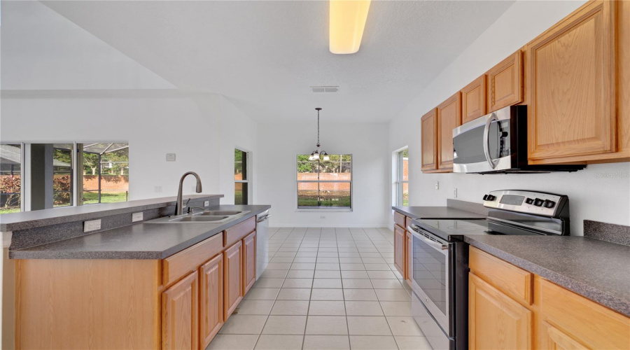 Davenport, Florida 33896, 5 Bedrooms Bedrooms, ,3 Bathroomsbathrooms,Residential,For Sale,Balmoral,Mfro6233055