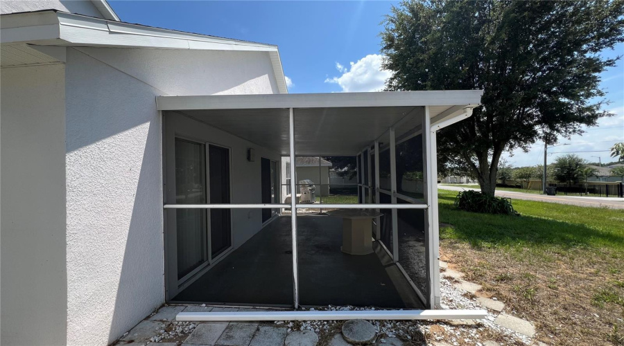 Davenport, Florida 33837, 4 Bedrooms Bedrooms, ,2 Bathroomsbathrooms,Residential,For Sale,Garberia,Mfrs5120481