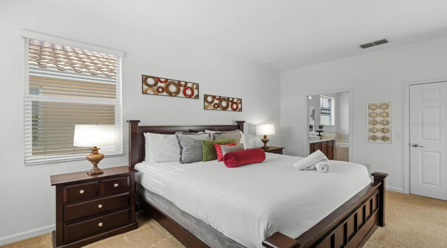 DAVENPORT, Florida 33837, 6 Bedrooms Bedrooms, ,4 BathroomsBathrooms,Residential,For Sale,MIRO,0,MFRO6279962
