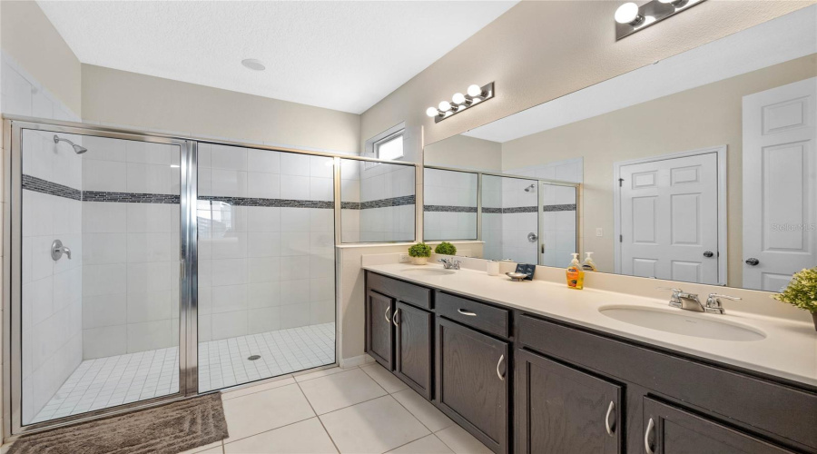 KISSIMMEE, Florida 34747, 7 Bedrooms Bedrooms, ,6 BathroomsBathrooms,Residential,For Sale,SUNSHINE RIDGE,0,MFRO6280131