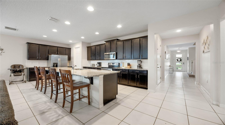 KISSIMMEE, Florida 34747, 7 Bedrooms Bedrooms, ,6 BathroomsBathrooms,Residential,For Sale,SUNSHINE RIDGE,0,MFRO6280131