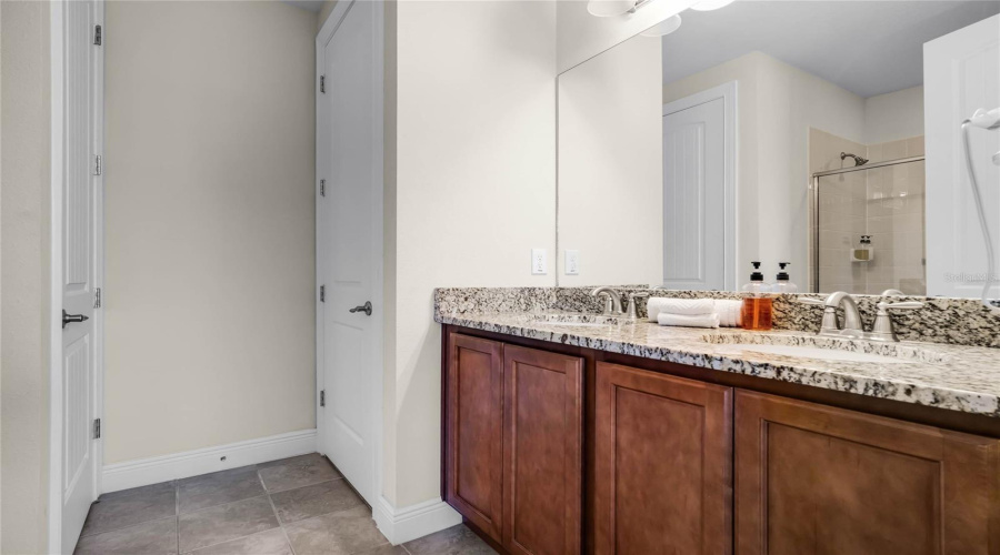 KISSIMMEE, Florida 34747, 8 Bedrooms Bedrooms, ,7 BathroomsBathrooms,Residential,For Sale,LASSO,0,MFRS5120195