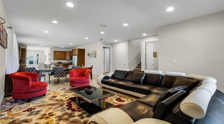 KISSIMMEE, Florida 34747, 8 Bedrooms Bedrooms, ,7 BathroomsBathrooms,Residential,For Sale,LASSO,0,MFRS5120195