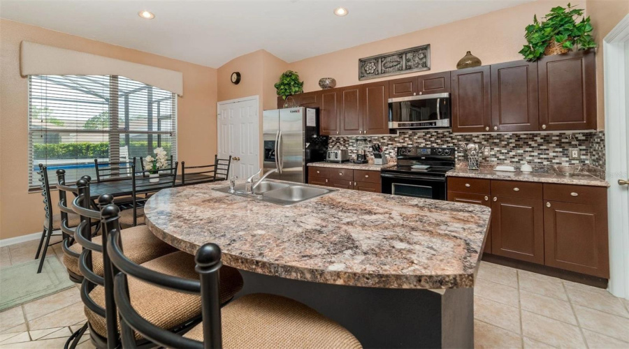 KISSIMMEE, Florida 34747, 4 Bedrooms Bedrooms, ,3 BathroomsBathrooms,Residential,For Sale,FAN PALM,MFRO6279649