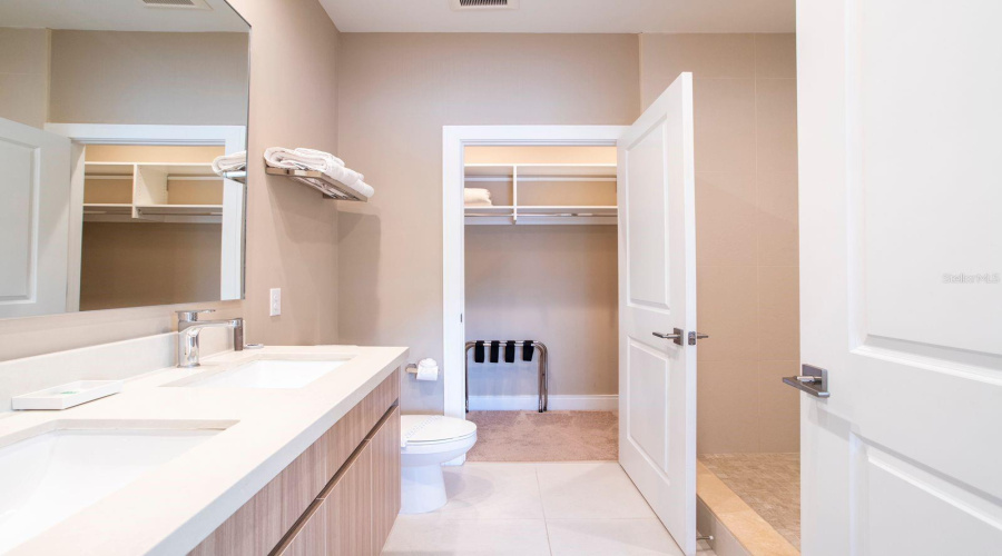Bathroom (Master)