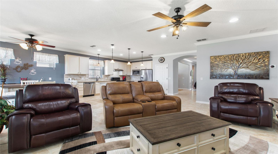 DAVENPORT, Florida 33837, 2 Bedrooms Bedrooms, ,2 BathroomsBathrooms,Residential,For Sale,TOLDEDO,0,MFRTB8349174
