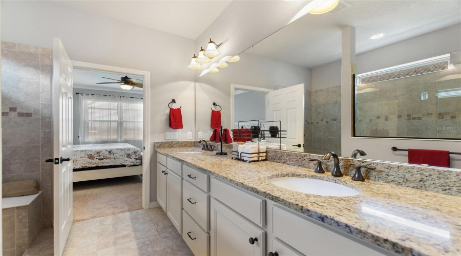 DAVENPORT, Florida 33837, 2 Bedrooms Bedrooms, ,2 BathroomsBathrooms,Residential,For Sale,TOLDEDO,0,MFRTB8349174