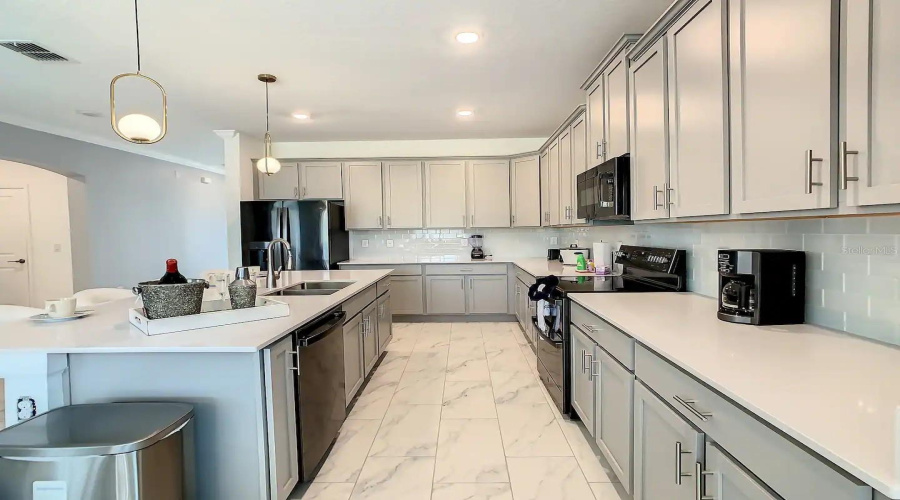 KISSIMMEE, Florida 34746, 6 Bedrooms Bedrooms, ,5 BathroomsBathrooms,Residential,For Sale,PROTAGONIST,0,MFRO6280720