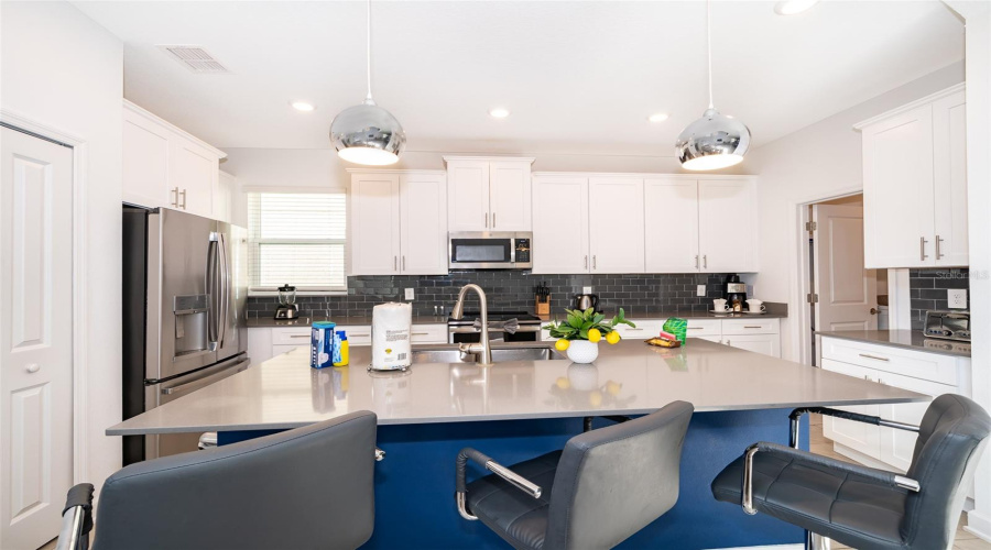 KISSIMMEE, Florida 34746, 5 Bedrooms Bedrooms, ,5 BathroomsBathrooms,Residential,For Sale,RHYME,0,MFRO6280643