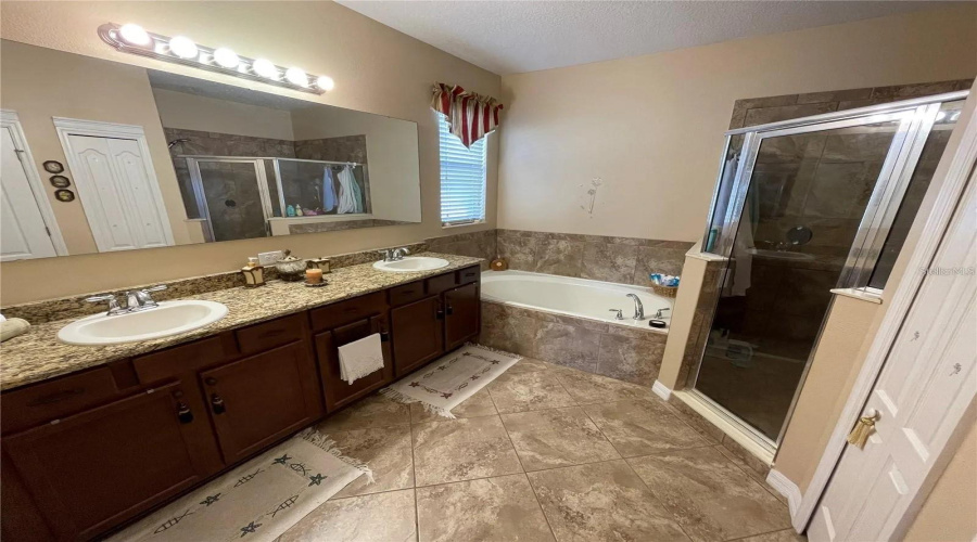 Kissimmee, Florida 34746, 6 Bedrooms Bedrooms, ,5 Bathroomsbathrooms,Residential,For Sale,Trophy Bass,Mfrs5120728