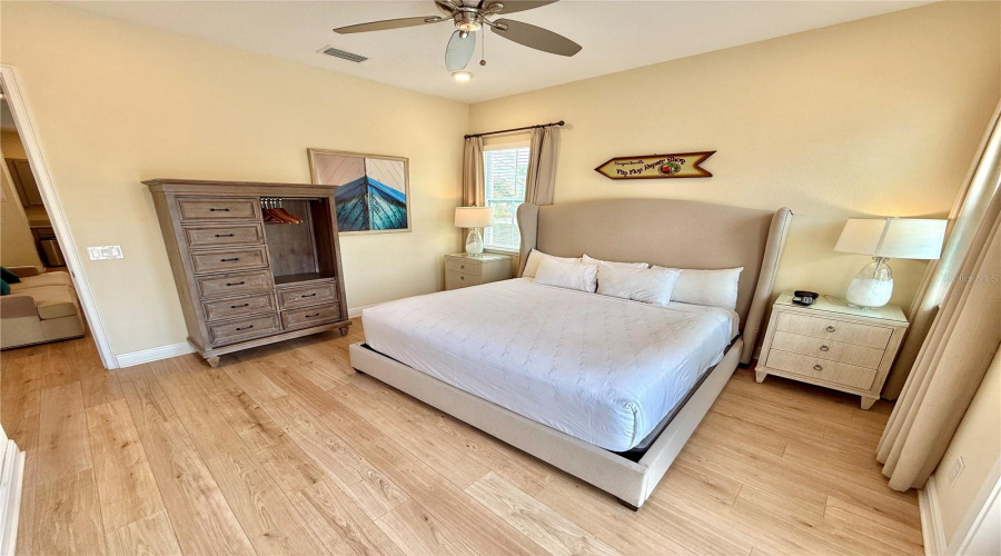 KISSIMMEE, Florida 34747, 4 Bedrooms Bedrooms, ,3 BathroomsBathrooms,Residential,For Sale,LATITUDE,0,MFRO6275413