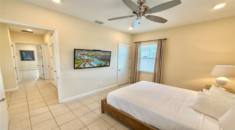 KISSIMMEE, Florida 34747, 4 Bedrooms Bedrooms, ,3 BathroomsBathrooms,Residential,For Sale,LATITUDE,0,MFRO6275413