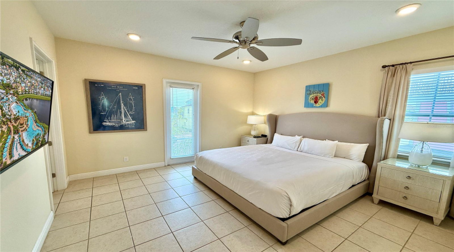 KISSIMMEE, Florida 34747, 4 Bedrooms Bedrooms, ,3 BathroomsBathrooms,Residential,For Sale,LATITUDE,0,MFRO6275413