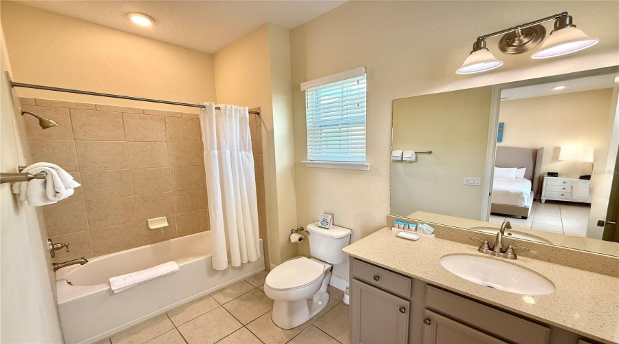 KISSIMMEE, Florida 34747, 4 Bedrooms Bedrooms, ,3 BathroomsBathrooms,Residential,For Sale,LATITUDE,0,MFRO6275413