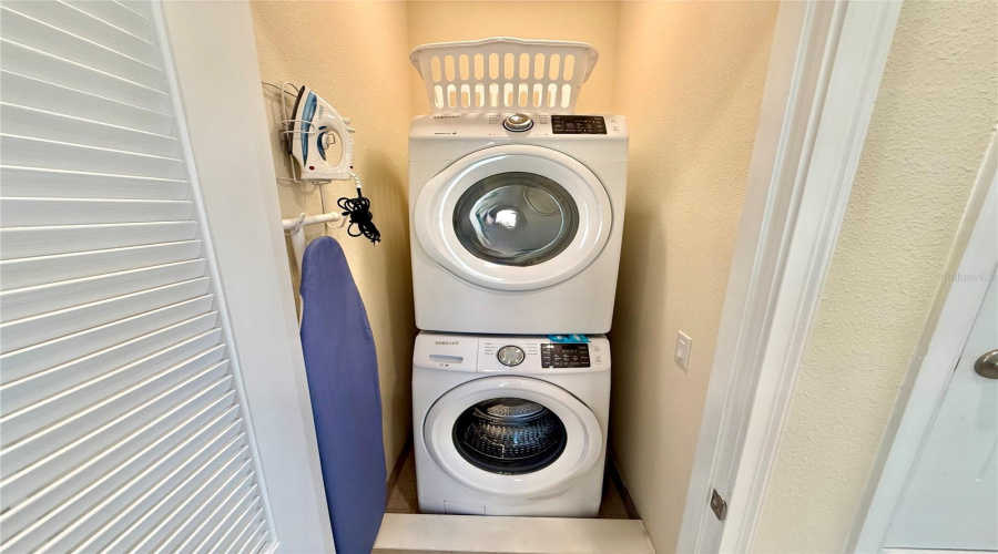 KISSIMMEE, Florida 34747, 4 Bedrooms Bedrooms, ,3 BathroomsBathrooms,Residential,For Sale,LATITUDE,0,MFRO6275413