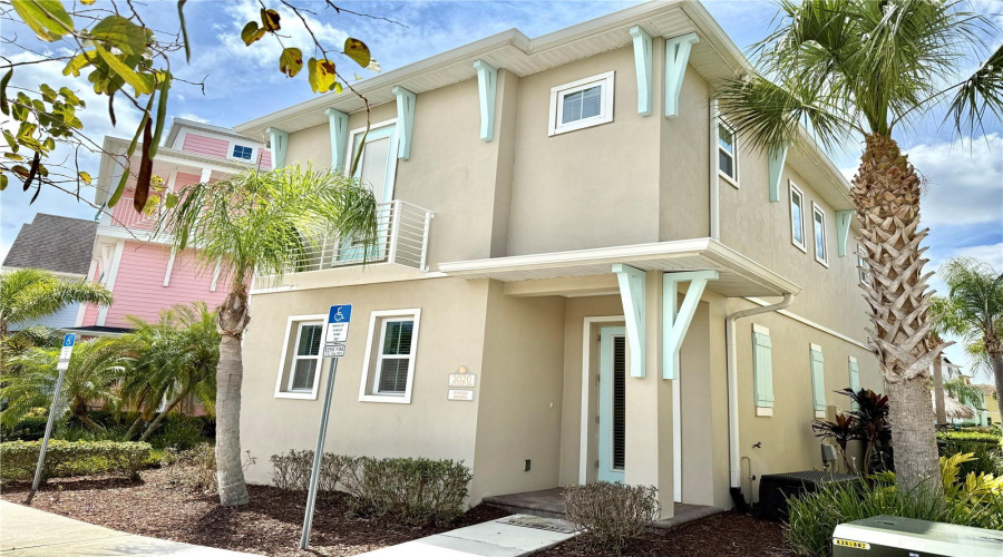 KISSIMMEE, Florida 34747, 4 Bedrooms Bedrooms, ,3 BathroomsBathrooms,Residential,For Sale,LATITUDE,0,MFRO6275413